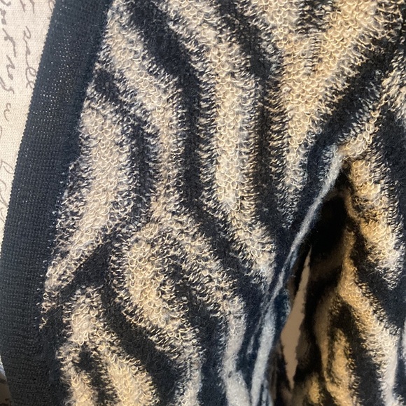 Chicos Long Sweater Cardigan Size 0 - Picture 3 of 4